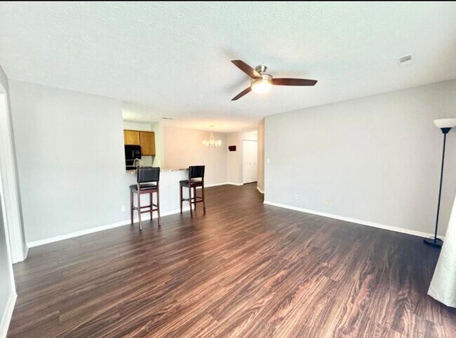 Foto del edificio - 14 Woodland Hills Dr