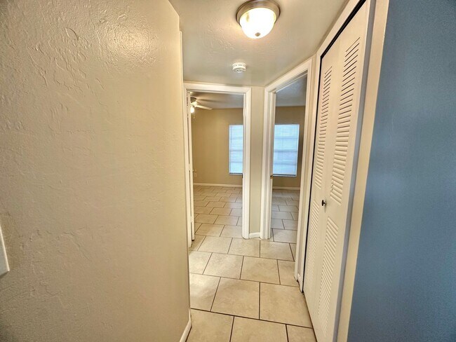 Foto del edificio - 1st Floor Apartment with Pool, Tennis Court & More in North Fort Myers