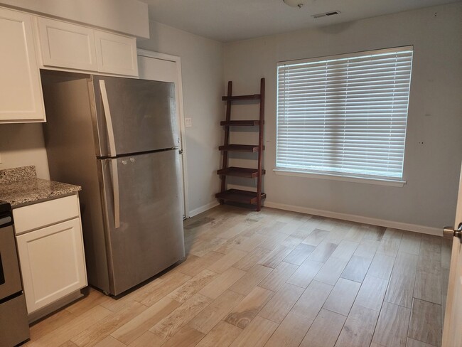 Building Photo - Your Next Home in the Heart of Virginia Beach