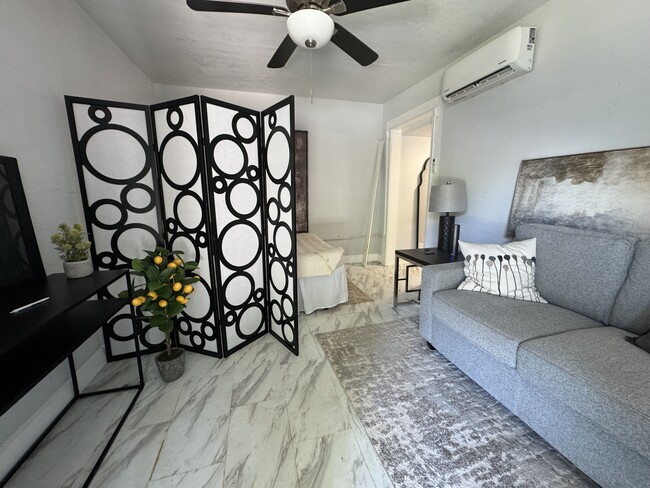 Building Photo - Robinson Gardens Apartments