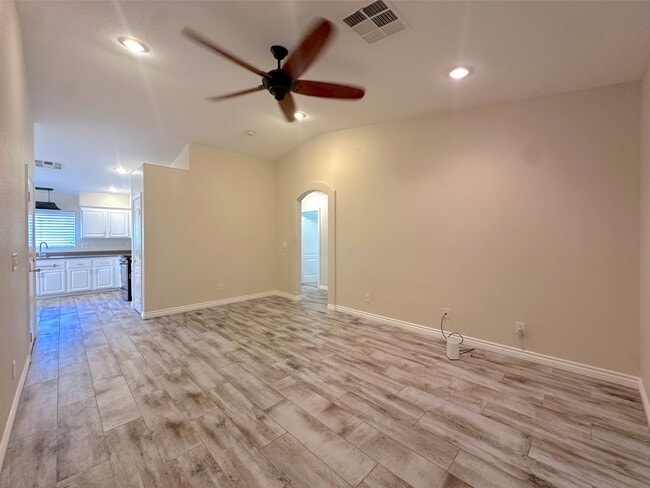 Building Photo - 9221 Candilela Ct