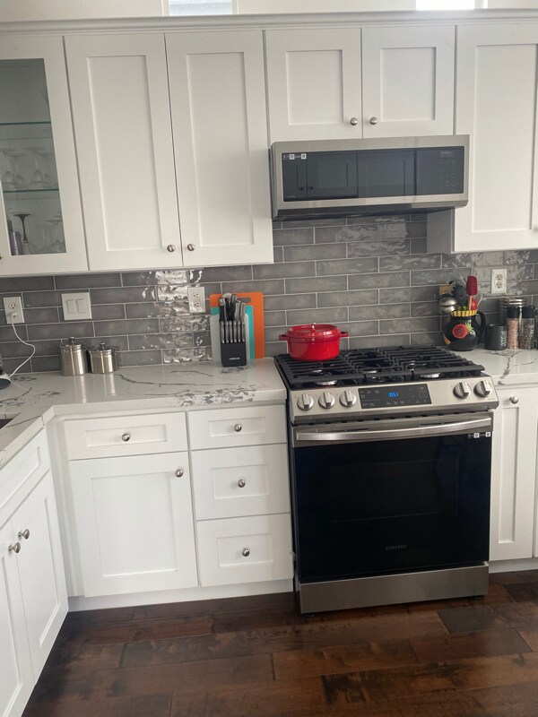 Foto del edificio - 150 S Madrona Ave