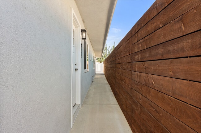 Photo - 2051 E Harding St Apartment