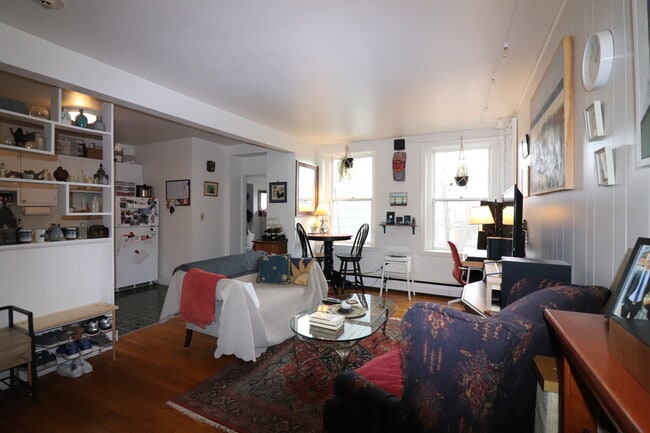 Building Photo - 199 Winthrop Rd