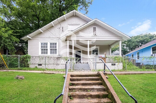 Foto del edificio - 12 Woodland Cir