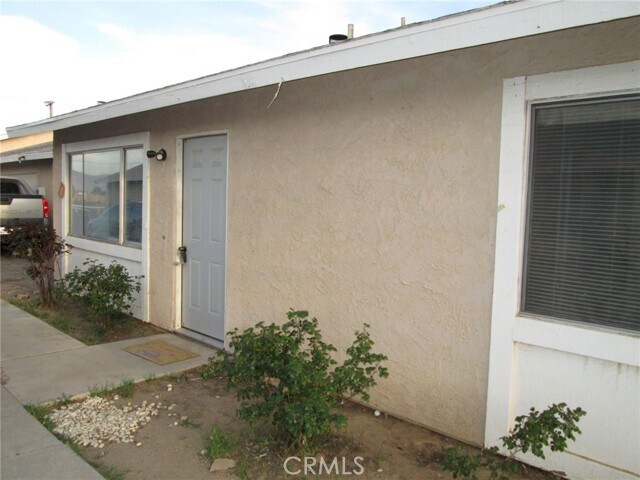 Building Photo - 10674 Kiowa Rd