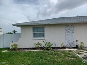 Building Photo - 1102 SW 15th Terrace