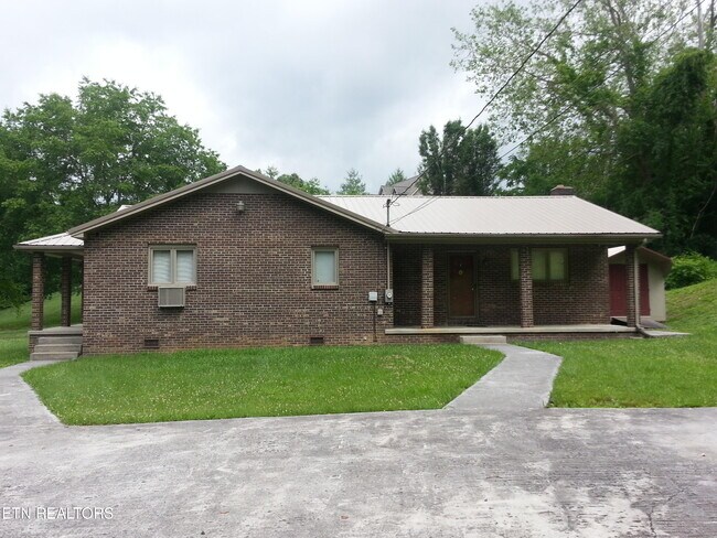 Building Photo - 185 Pump Springs Rd
