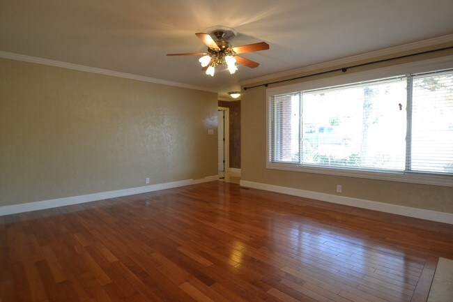 Building Photo - 1348 Orchard Dr