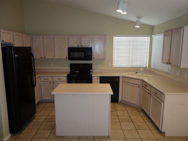 Foto del edificio - 2392 E Remington Pl