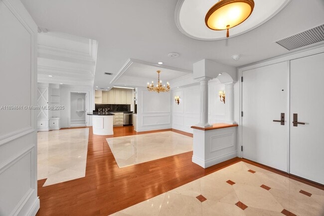 Foto del edificio - 1 Grove Isle Dr