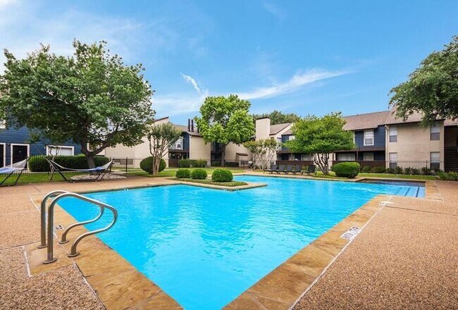 Foto del edificio - 14350 Dallas Pkwy