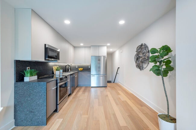 Foto del edificio - 771 18th St NE