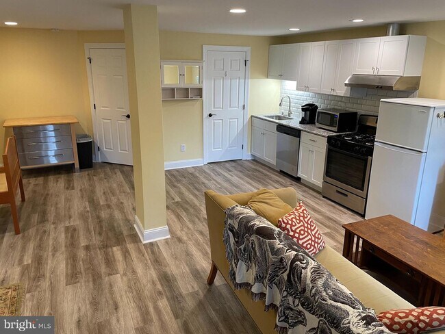 Foto del edificio - 115 W 5th St