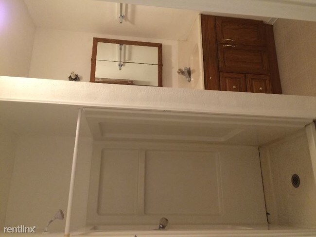 Building Photo - 1 br, 1 bath Apartment - 17398 W. Parks Hwy