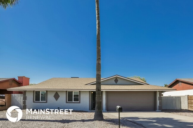 Building Photo - 231 E Jacaranda St