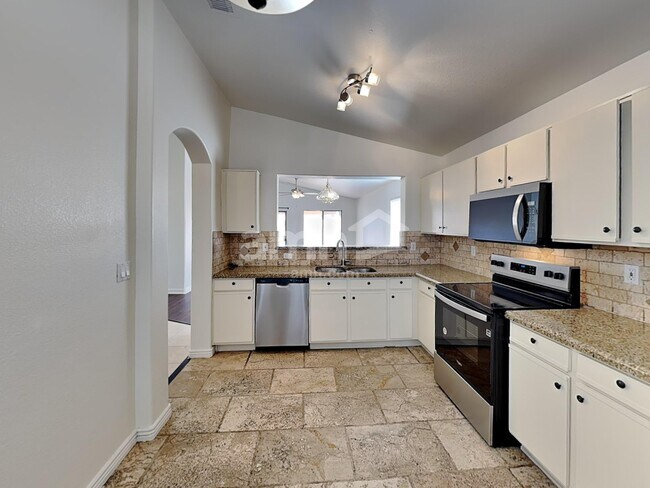 Foto del edificio - 6784 W Gardenia Ave