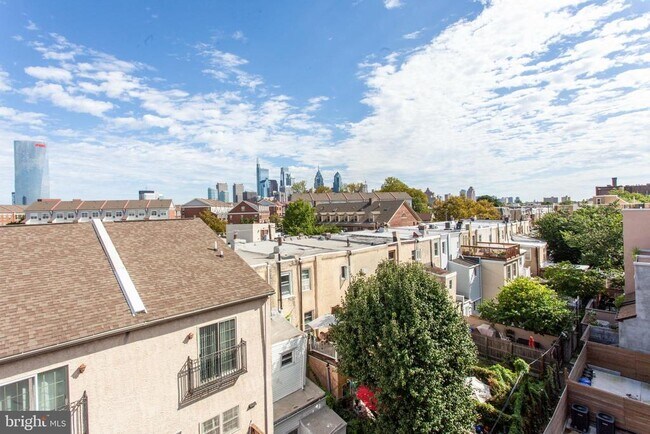 Foto del edificio - 2553 Montrose St