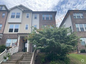 Building Photo - 1395 Town Home Dr