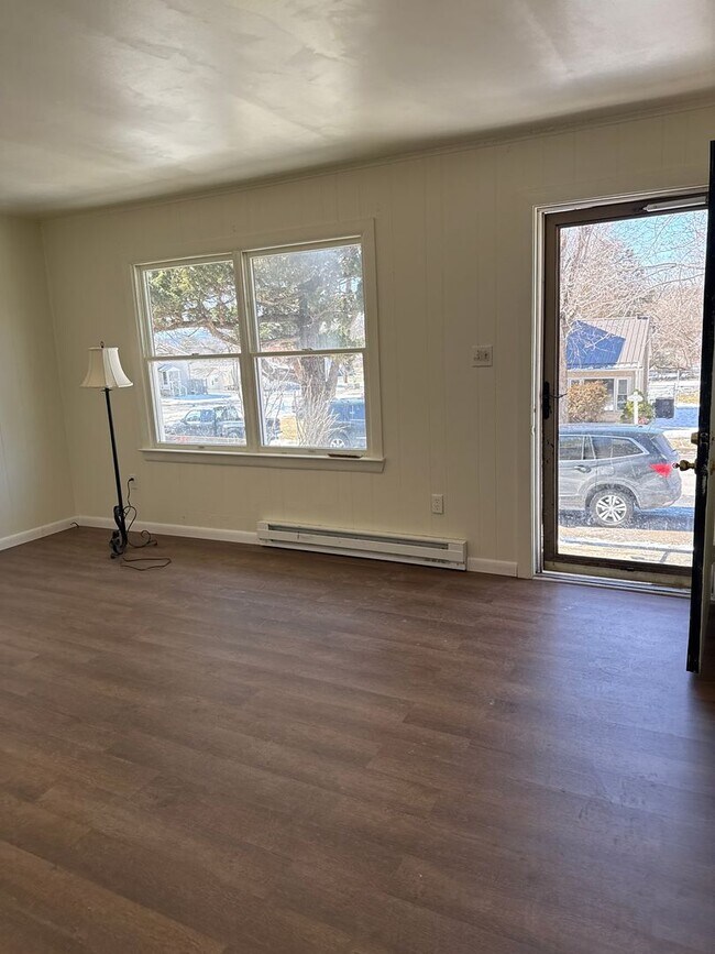 Foto del edificio - 4 Bedroom 1 Bath House