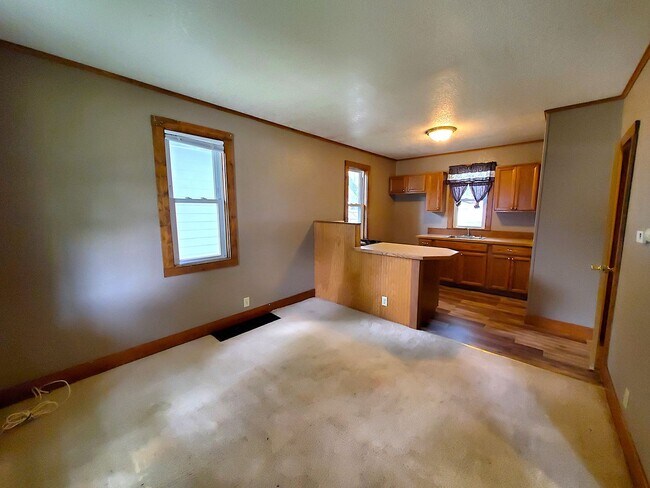 Foto del edificio - FOR RENT: 147 FRENCH- cute one bedroom bungalow *Pets Ok*