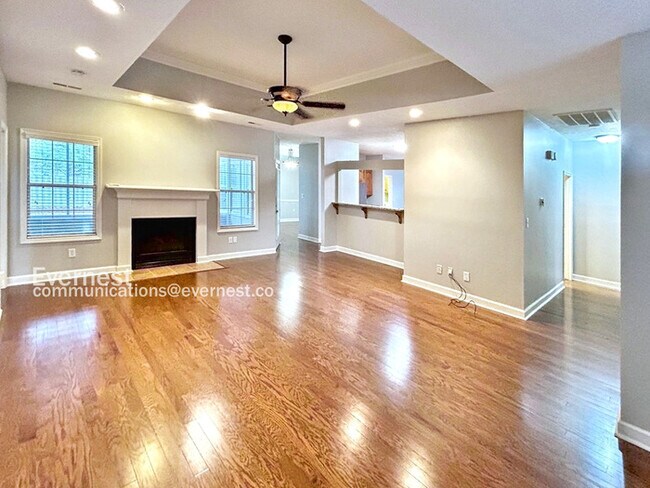 Building Photo - 203 Silver Tail Ln