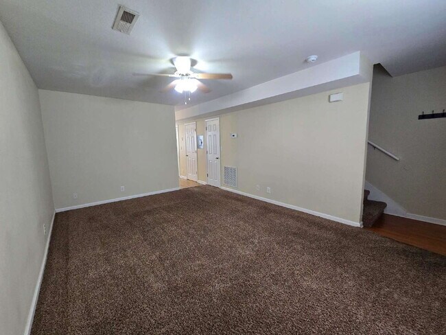 Building Photo - 248-2C EXECUTIVE AVE, CLARKSVILLE, TN 37042