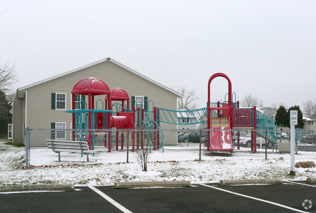 Building Photo - Towne Center Apartments