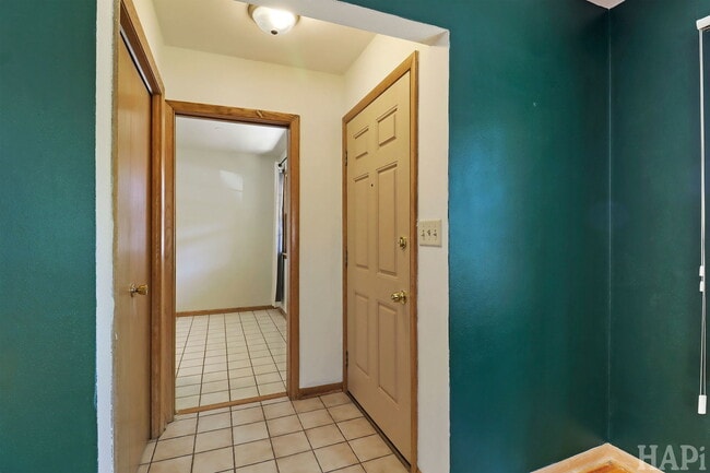 Building Photo - 4012 Pleasant Valley Blvd