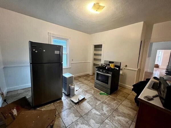 Building Photo - 58 Mozart St