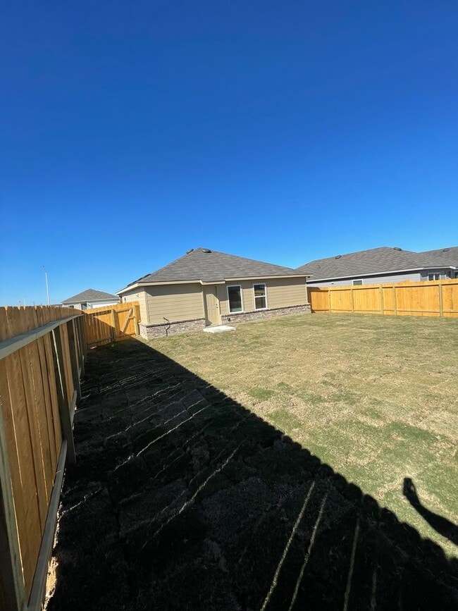 Building Photo - Now Pre-Leasing in Legend Pond | Spacious 3 Bedroom, 2 Bath Home | NO HIDDEN FEES!