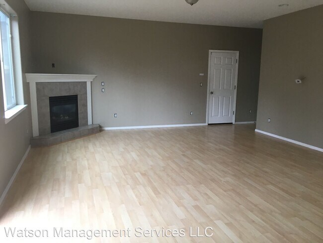 Foto del edificio - 4 br, 2.5 bath House - 736 Cameron St. NE