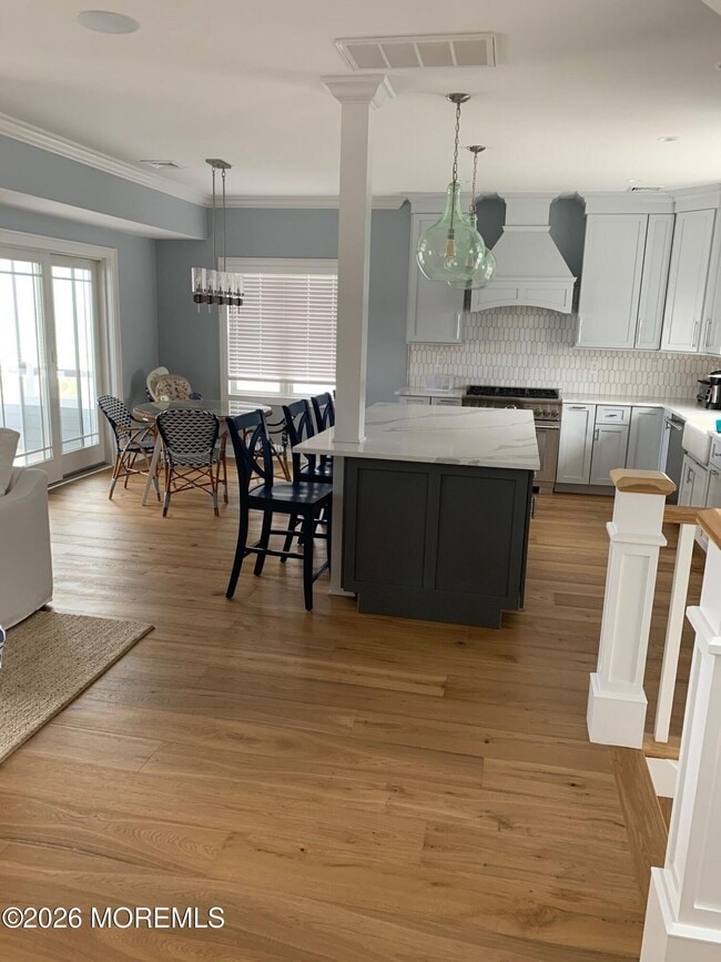 Building Photo - 15 S Surf Rd