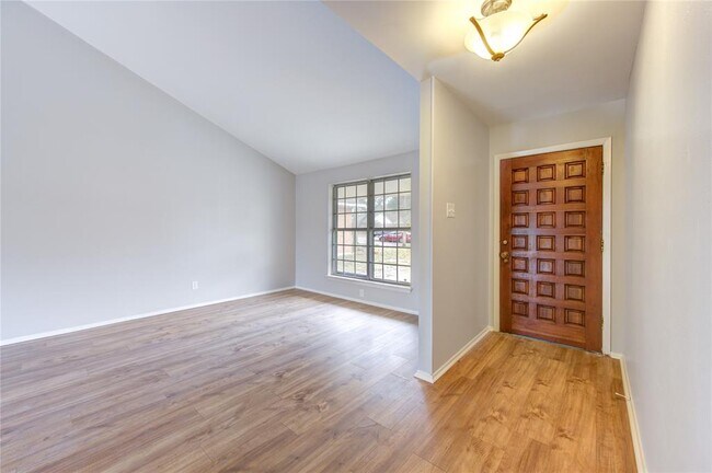 Building Photo - 5515 Dryad Dr