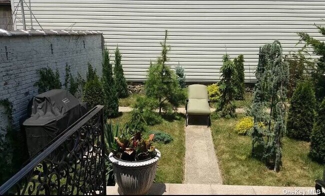 Building Photo - 64-29 68th Ave