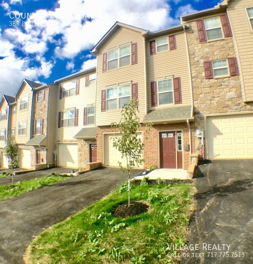 Primary Photo - Spacious 3 bed, 2.5 bath Townhome with Gar...