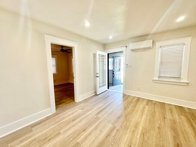 Foto del edificio - 342 W 91st Pl