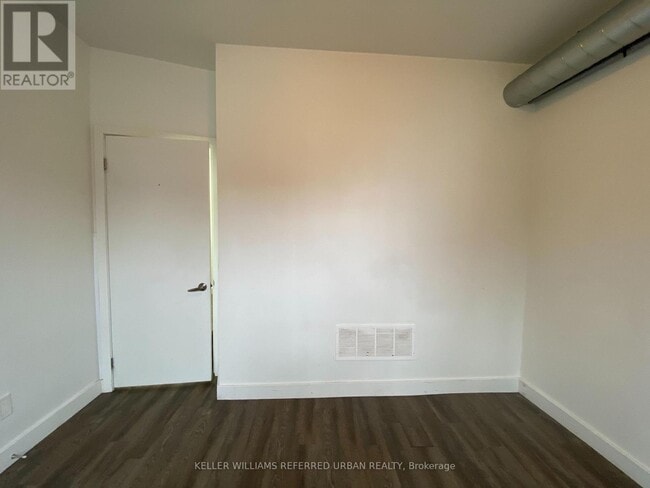 Building Photo - 344 Bartlett Ave N