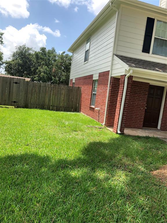 Building Photo - 906 N Vista Dr