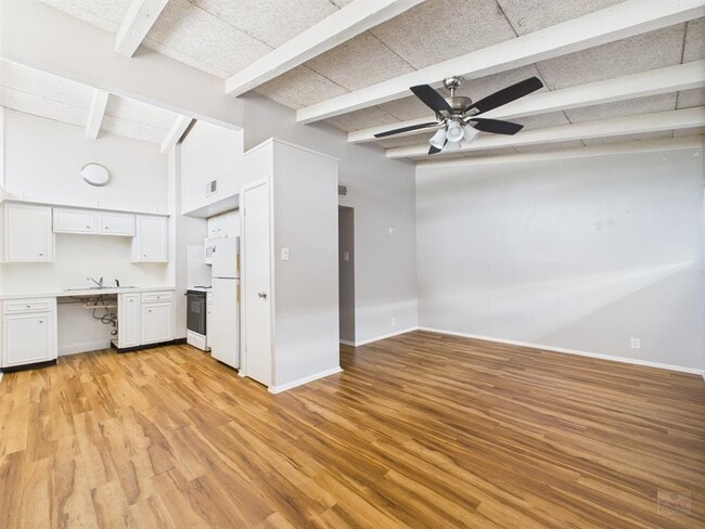 Building Photo - 2404 Longview St
