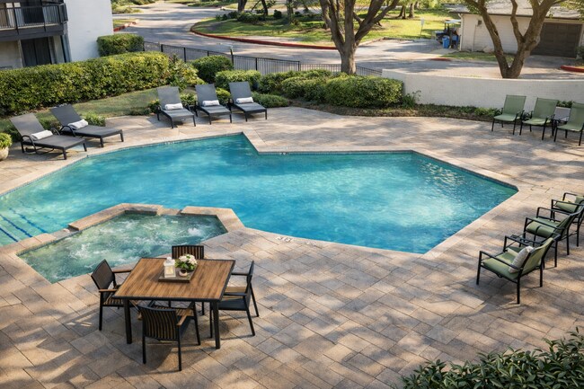 Foto del edificio - Bellevue at Spring Creek