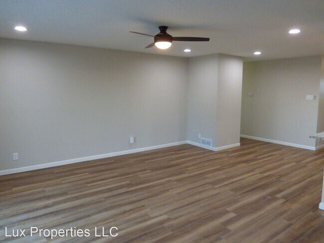 Building Photo - 4 br, 2 bath House - 6905 Las Vegas Ave NE