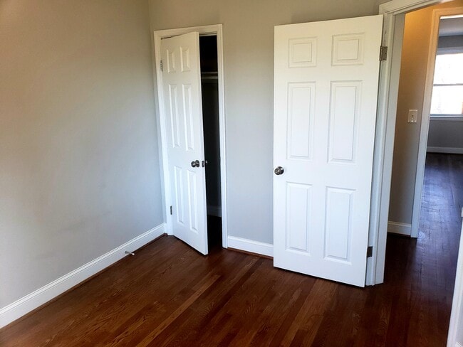 Building Photo - Cozy 2-bedroom, 1-bathroom, apartment