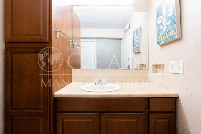Building Photo - Furnished Studio in Daytona Beach Shores