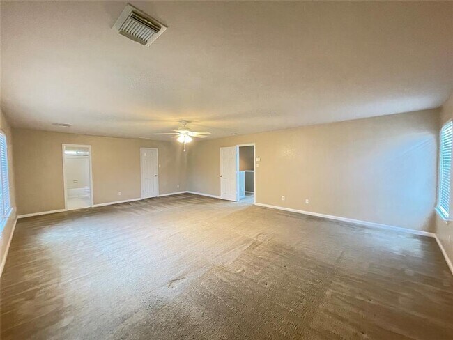 Foto del edificio - 2222 Bristol Bend Ln