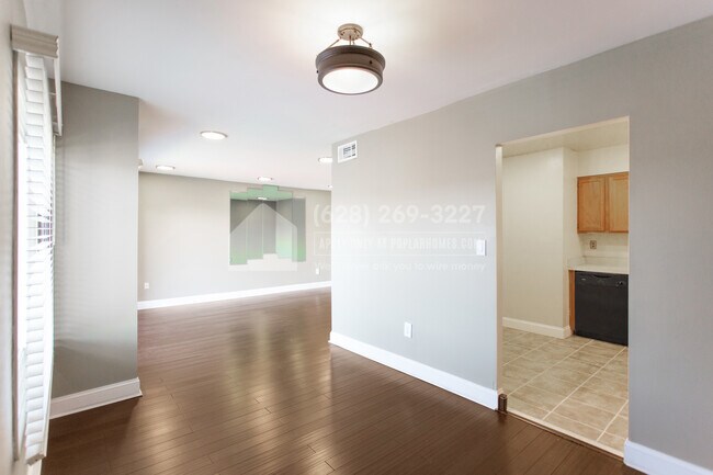 Building Photo - 6960 Hanover Pkwy