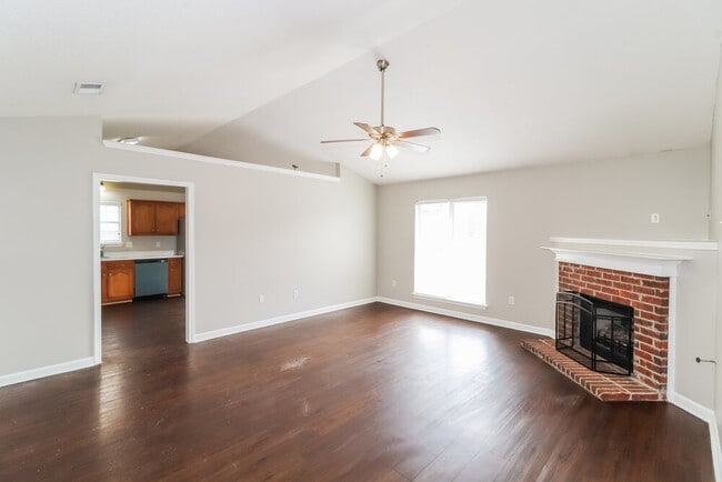 Building Photo - 1741 Madison Cove E