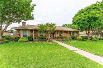 Building Photo - 301 Hillcrest Dr