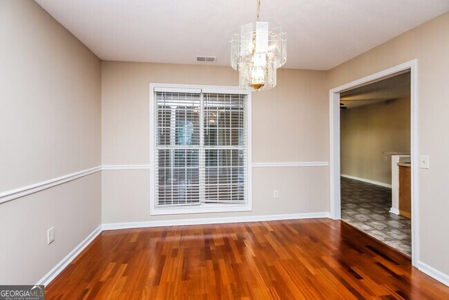Building Photo - 6857 Robinwood Trail