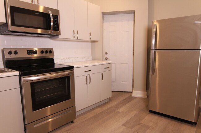 Photo - 1649 Pratt St Apartment